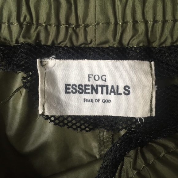 Fear of God Essentials Army Green Shorts - Picture 4 of 8